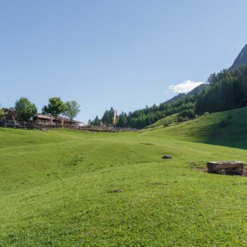 a leisurely hike to Tuf Alm