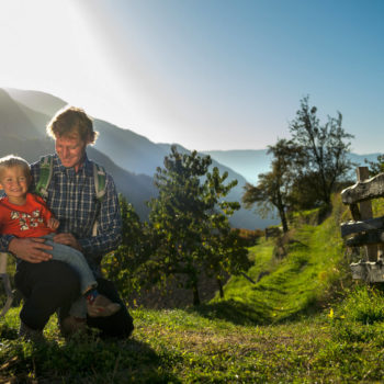 Farm hike with Törggelen