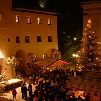 Christmas market at the foot of the Alpe di Siusi